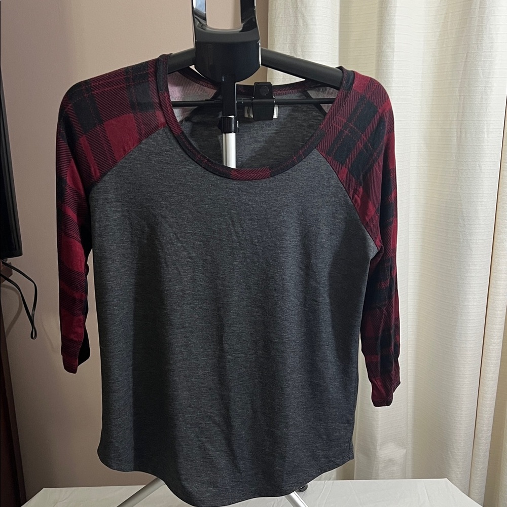 Maurices Gray and Red Plaid 3/4 Sleeve Tee